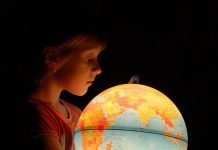 Година у пітьмі.