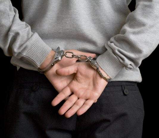 За грабіж чоловіку загрожує до 4 років тюрми