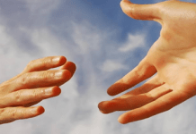 В сети объявили сбор денег для женщины, чью 8-месячную дочь убил семейный насильник