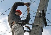 Дніпрообленерго більше не хоче чужих кабелів на своїх опорах