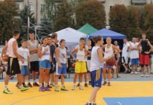 Більше 60 команд на Соборному зіграли в баскетбол.