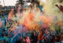 Вперше в Павлограді пройшов фестиваль фарб (ФОТОРЕПОРТАЖ)