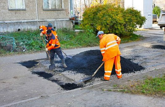 На Днепропетровщине на ремонт дорог выделят почти 1 млрд грн
