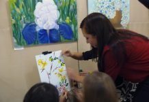 Павлоградські митці відзначили День художника створенням картини осені