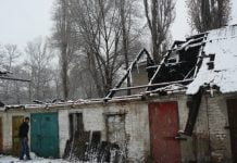 В Павлограді горіли близько двох десятків господарських будівель