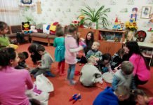 Павлоградські підлітки влаштували свято для малечі