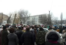 Мітинг проти закриття лікарні на селищі Хімзавод зібрав близько 1,5 тис чоловік (ФОТО)