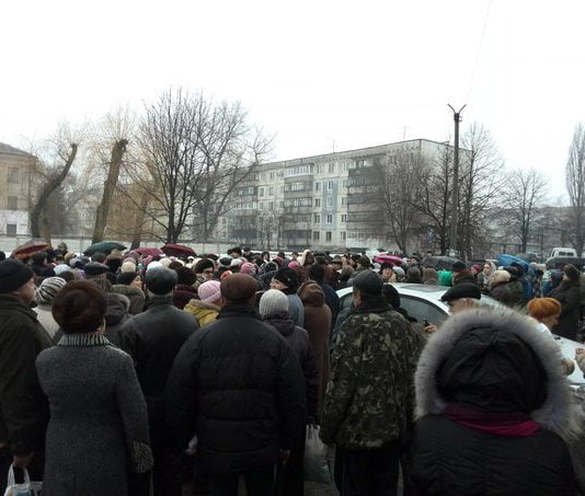 Мітинг проти закриття лікарні на селищі Хімзавод зібрав близько 1,5 тис чоловік (ФОТО)