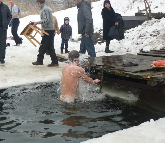 В Павлограді святкуть Водохрещення. День другий (ФОТО)