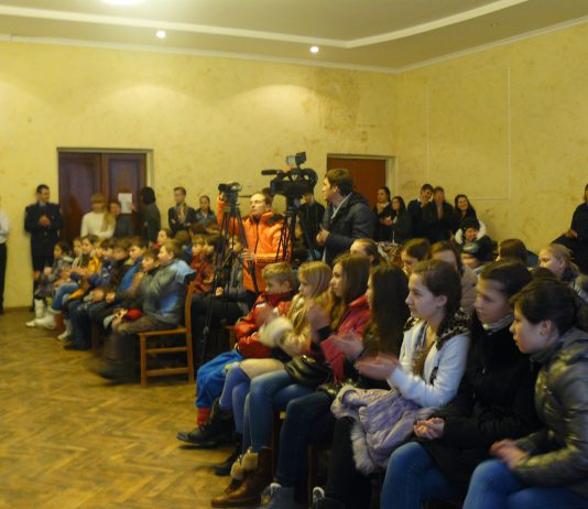 В Павлограді побували діти-переселенці з Дебальцево