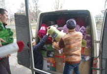 Поляки передали в Павлоград гуманітарну допомогу для дітей