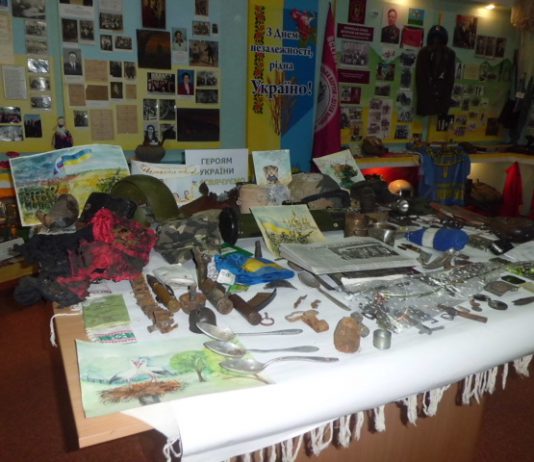 У школах Дніпропетровщини учні створили вже близько сотні куточків слави воїнів АТО (ФОТО)