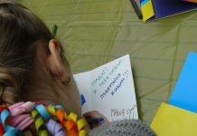 В Павлограді діти готували печиво і малювали «валентинки» для військових (ФОТО)