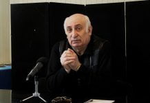 Анатолий Рева продолжит быть директором театра