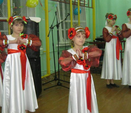 У Булахівці випускник подарував школі колонки