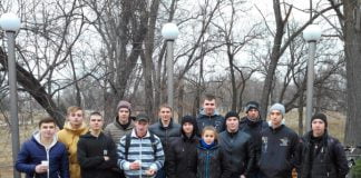 Молодь почала прибирати парк ім. 1 травня