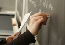 Стало известно, как будут рассчитывать зарплату учителям в период карантина