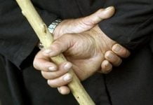 У Богдавнівці чоловік побив знайомого дерев’яною палицею