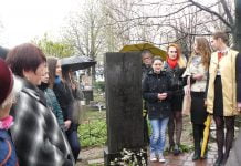 Павлоградці відвідали могилу Ганни Світличної