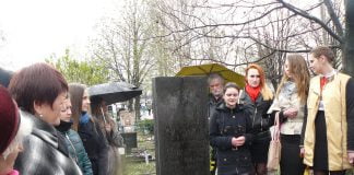 Павлоградці відвідали могилу Ганни Світличної