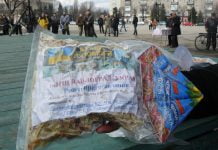 Павлоградские волонтёры накормили сухими борщами дивизию украинских солдат