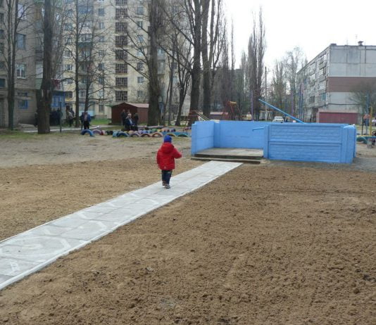 На мікрорайонах ПЗТО та ім. 40 років Жовтня відкрили дві нові скважини (ФОТО)