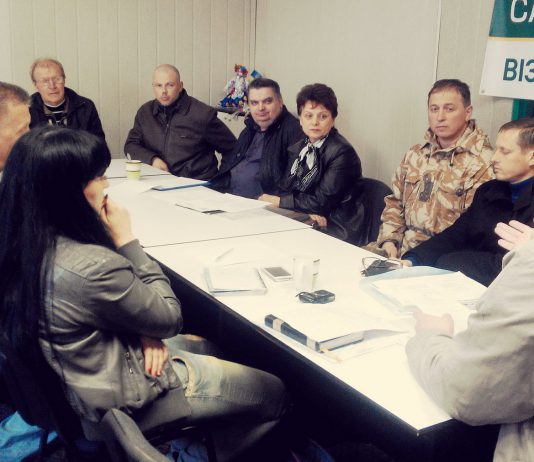 Запити Громадської комісії ігнорують