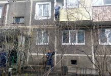 У Першотравенську жінці стало зле у замкнутій квартирі