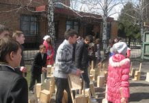 У Богуславі школярі виготовили більше сотні шпаківень