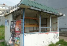 Занедбаний хлібний кіоск загрожує життю дітей