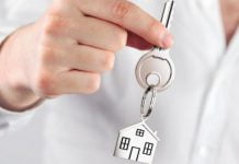 В Павлограде девушка-сирота получила квартиру