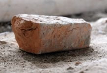 У Павлограді ревнивий чоловік вбив суперника цеглиною по голові