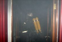 У Тернівці чоловіка врятували з палаючого будинку