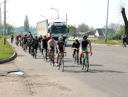Павлоградські велосипедисти влаштували велопробіг (ФОТО)