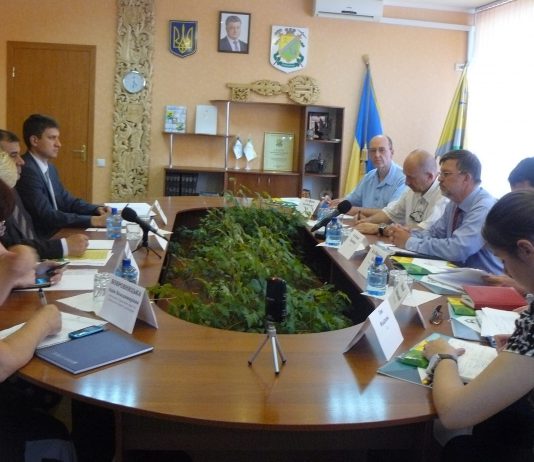 Німці поцікавилися у павлоградців: «Де тисне правий черевик?»