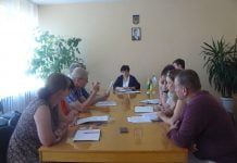 Керівництво «Школи Ірини» обіцяє влаштовувати мітинги, доки не отримає безкоштовного приміщення (ФОТО і ВІДЕО)