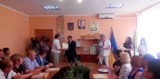 Павлоградським медикам вручили ключі від авто та квартири