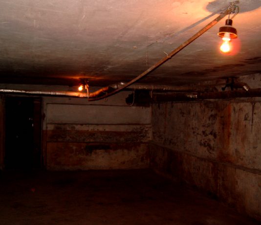 У Павлограді в підвалі будинку знайшли труп