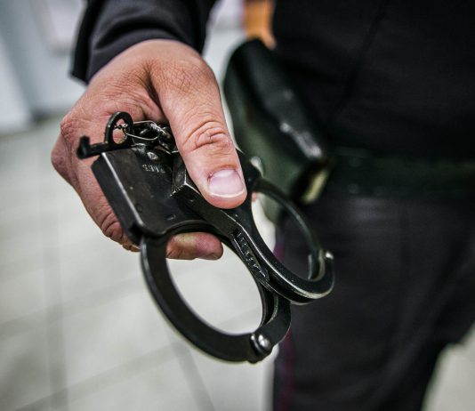 У Тернівці пограбували інваліда, а в Павлограді — директора магазину