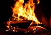 В Павлоградском районе во время пожара погиб хозяин дома