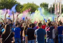 В Павлограде молодежь веселилась на «Фестивале красок» (ФОТОРЕПОРТАЖ)