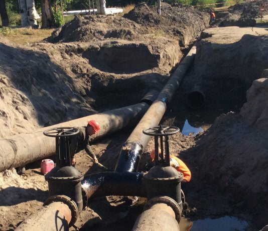 У Павлограді тривають роботи по заміні ділянки водоводу