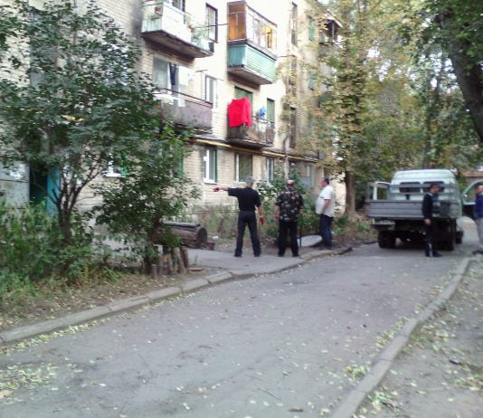 Жильцы многоквартирного дома Павлограда задыхаются от фекалий