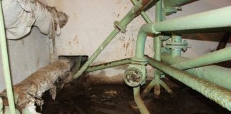 В Павлограде перекрыть воду дорогого стоит