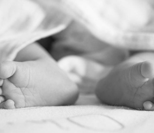 У Павлограді породілля покинула немовля помирати у кущах