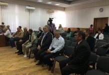 Избирком выдал удостоверения кандидатам в мэры Павлограда (ВИДЕО)