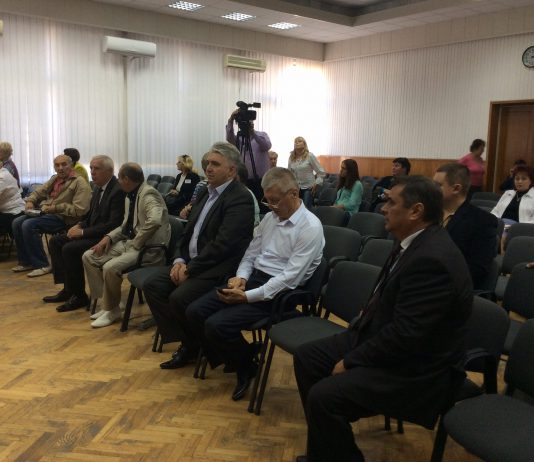 Избирком выдал удостоверения кандидатам в мэры Павлограда (ВИДЕО)