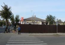 В центре Павлограда строится новый магазин