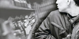 В Терновке парень стащил с прилавка… две пачки кофе