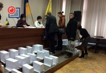 В Павлоград привезли бюллетени для второго тура голосования (ВИДЕО)